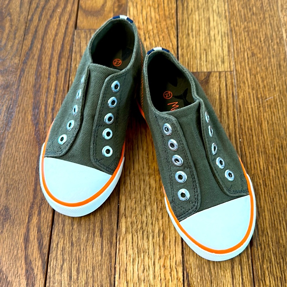 Boys Mini Boden size 27 Army Green Shoes